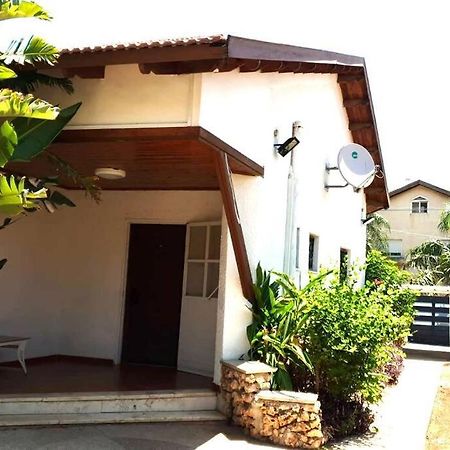 דירת אירוח כפרי בלב קריית שמונה Apartamento Exterior foto