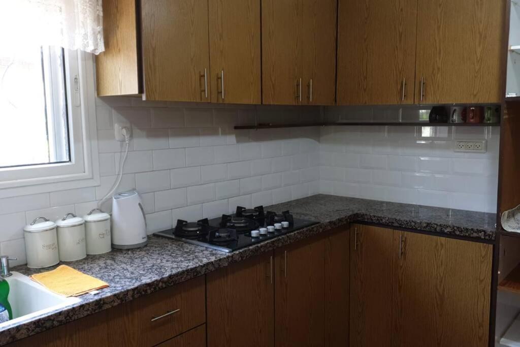 דירת אירוח כפרי בלב קריית שמונה Apartamento Exterior foto