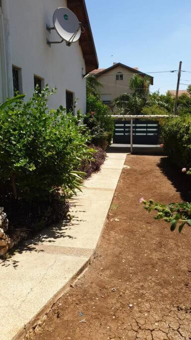 דירת אירוח כפרי בלב קריית שמונה Apartamento Exterior foto